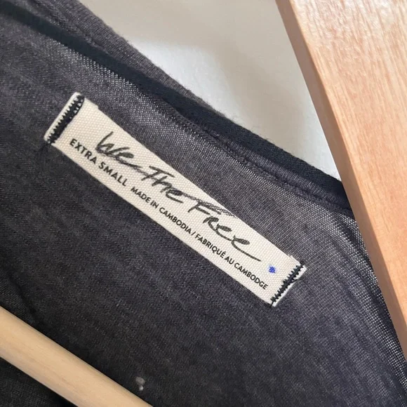 NWOT - We The Free - Free People size XS Solstice oversized Tee - Dark Grey - Picture 5 of 8